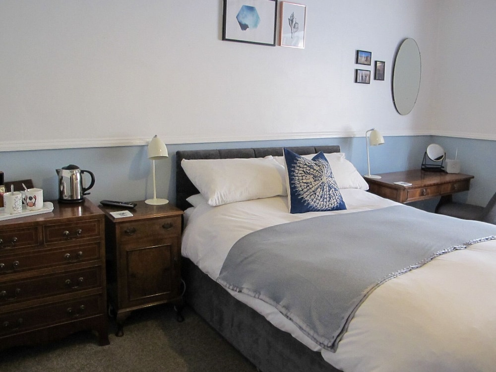 Melcombe Villa Guesthouse 8/24