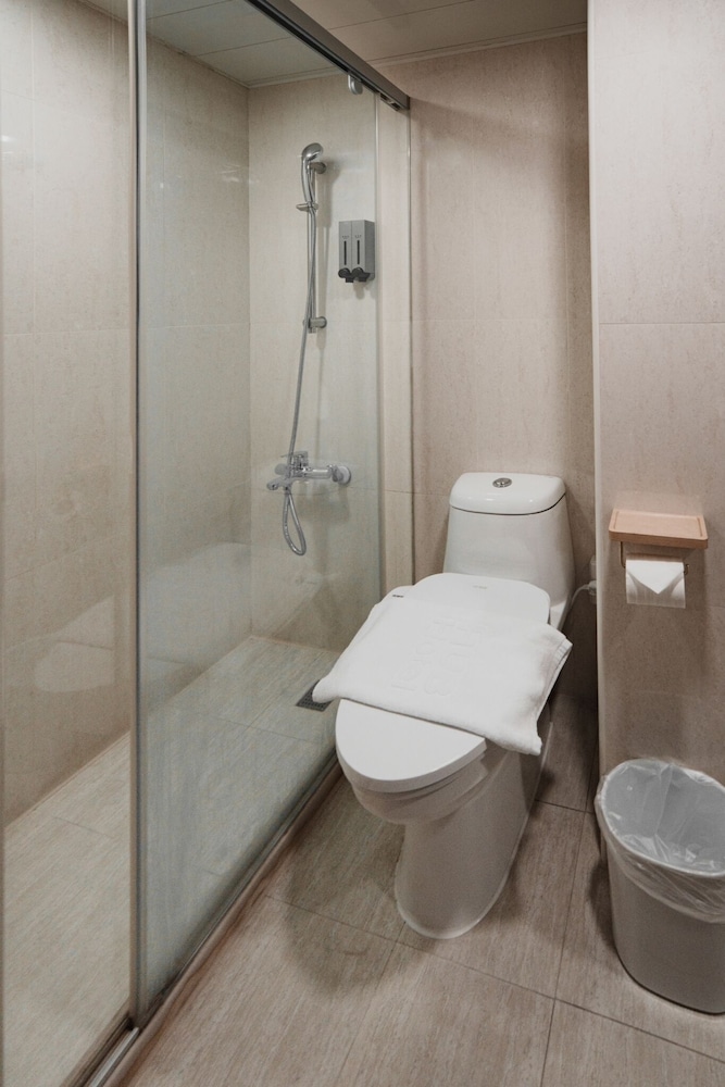 Hub Hotel Kaosiung Yisin Branch 48/50