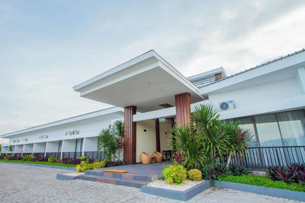 Estrella Hotel & Conference (ex Aston Luwuk) 2/49