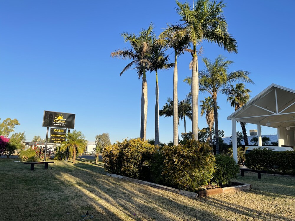 Albert Park Motor Inn 52/63