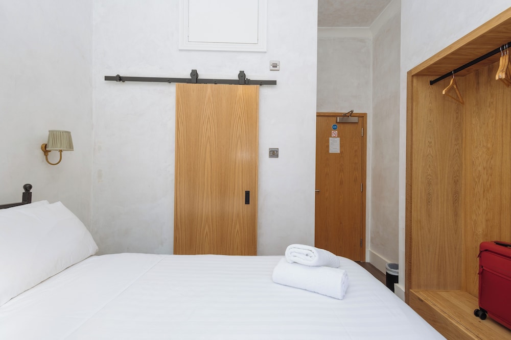 Oasis, Deluxe, Double Bed, Garden View، Central Hotel 5/8