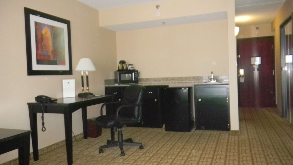 DoubleTree Club by Hilton Springdale 34/36