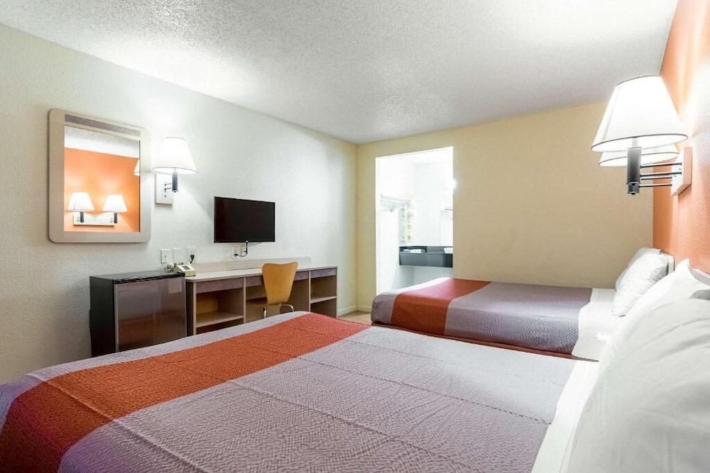 Motel6 Merced, CA - North 19/43