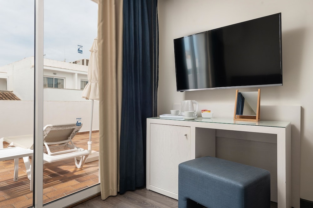 Hotel Cala Bona 65/72
