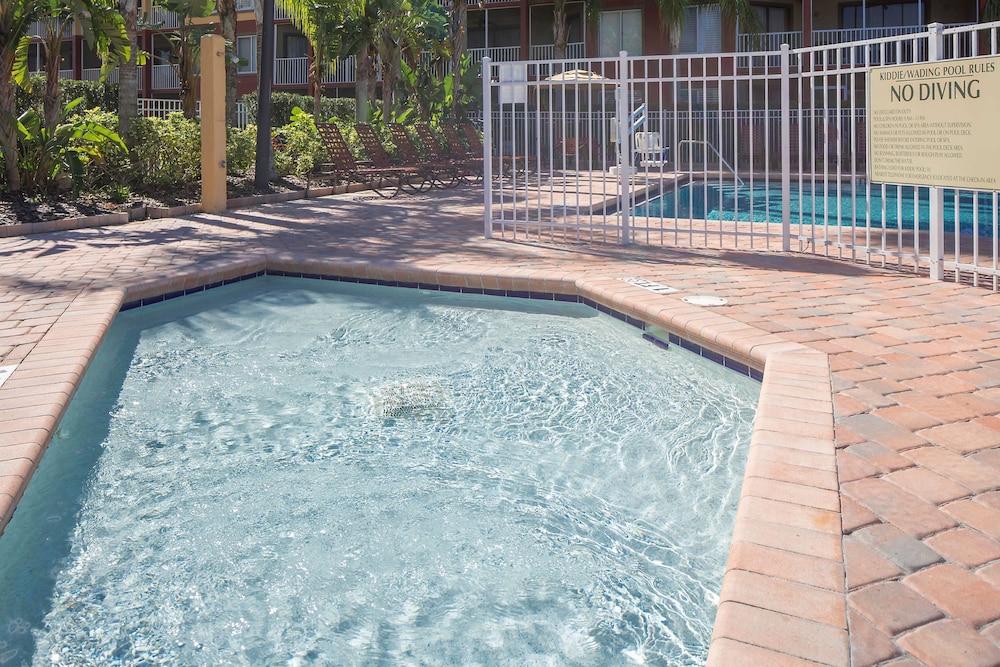 Orlando S Sunshine Resort 7/42