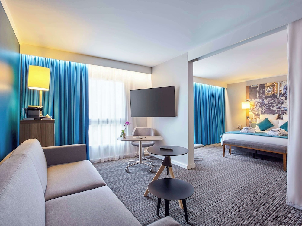 Mercure Chateau De Fontainebleau 67/76