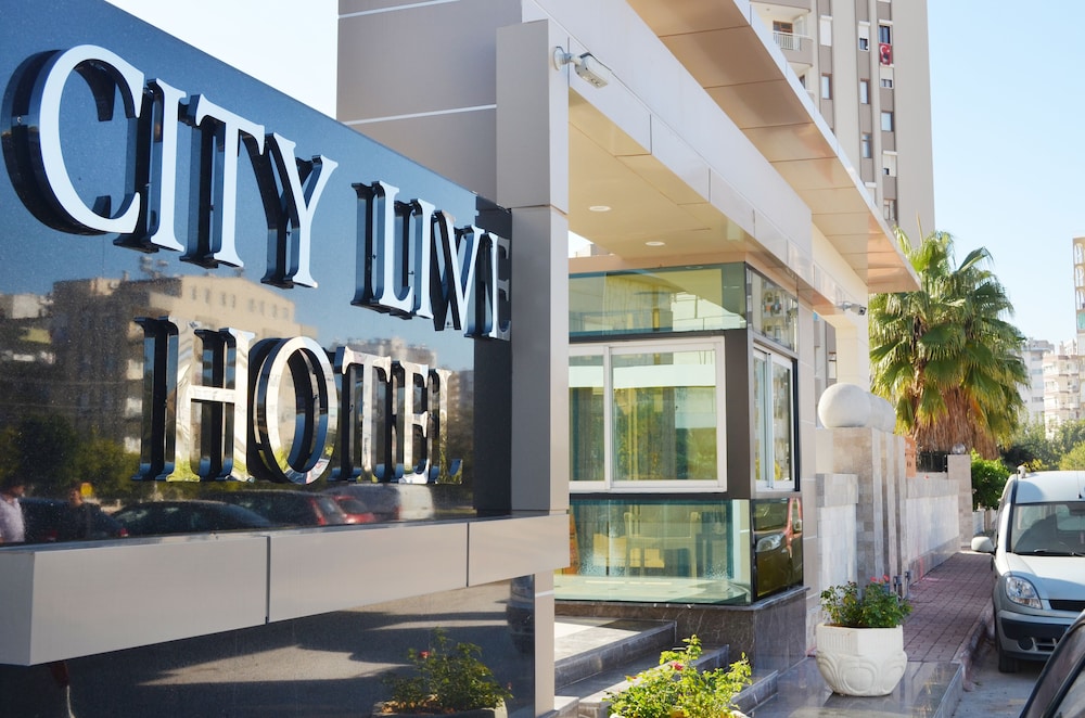 City Live Hotel 8/82