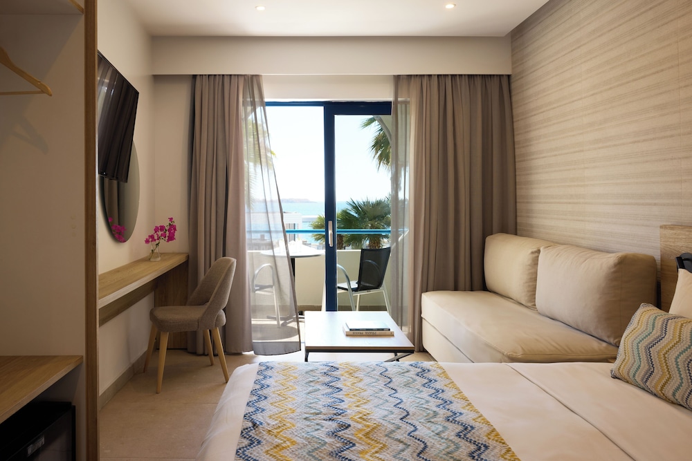 Sunrise Beach Resort 12/36