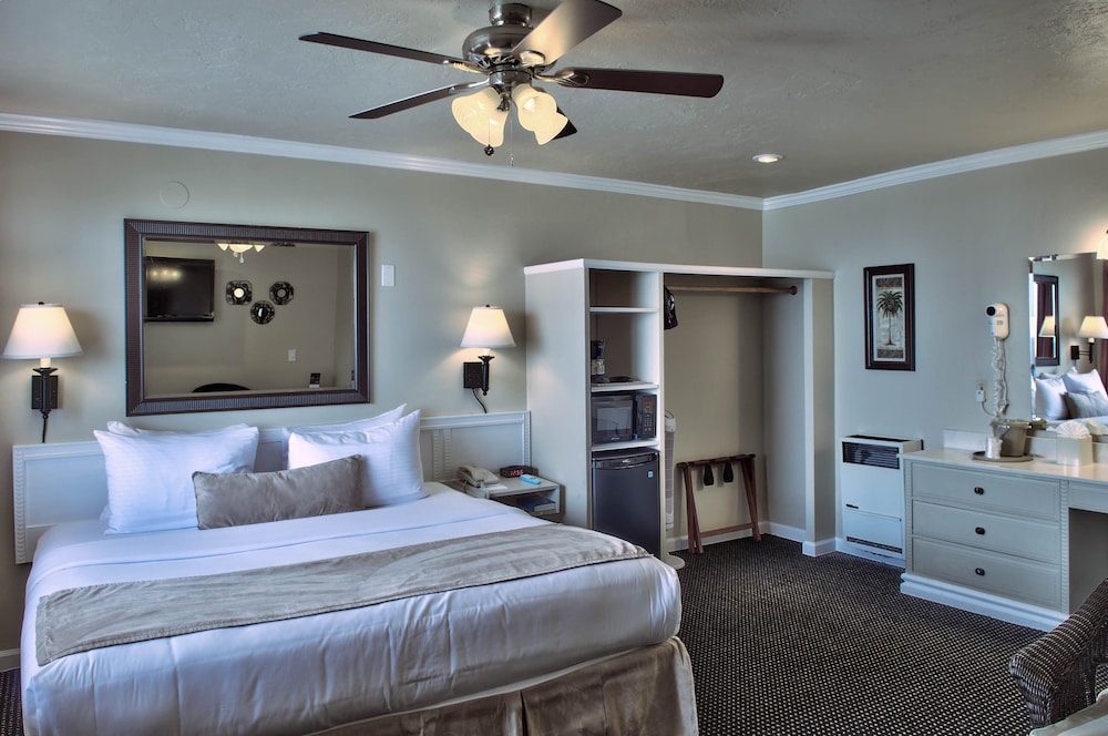 Lovers Point Inn 8/21