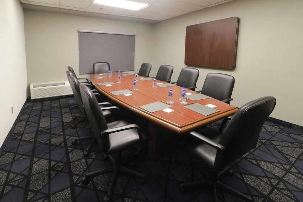 Courtyard By Marriott Monterrey Airport 37/50