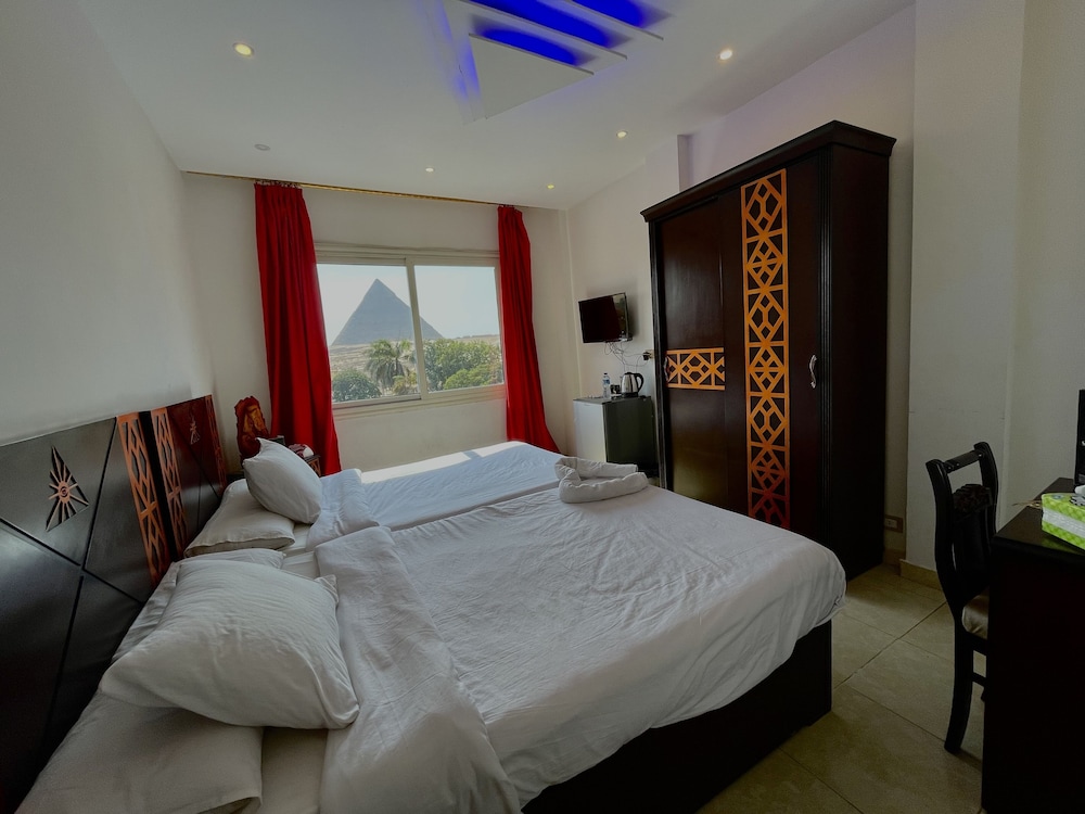 Sahara Pyramids Inn 14/50
