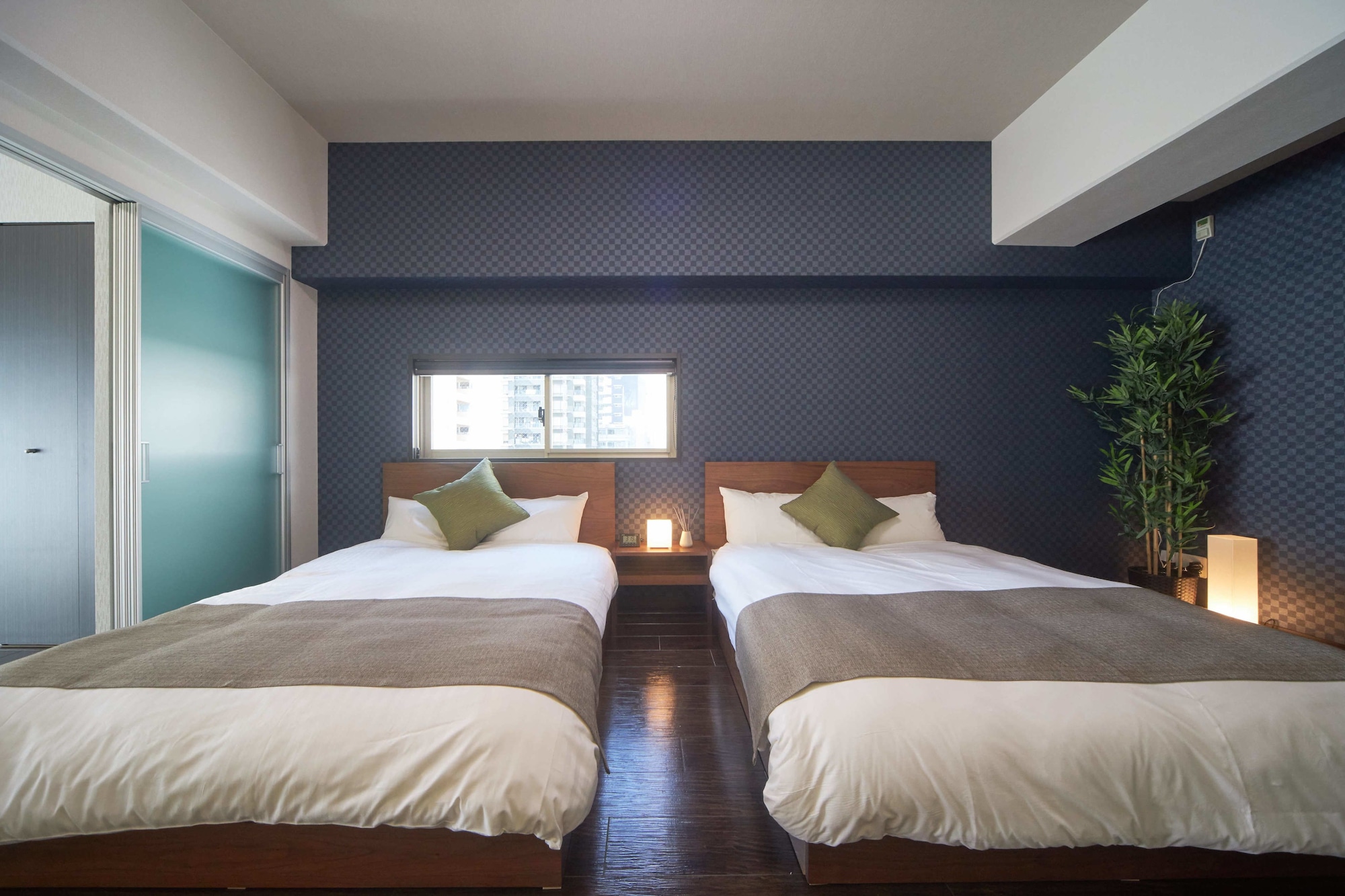 JAPANESE, DELUXE, TWIN BEDS