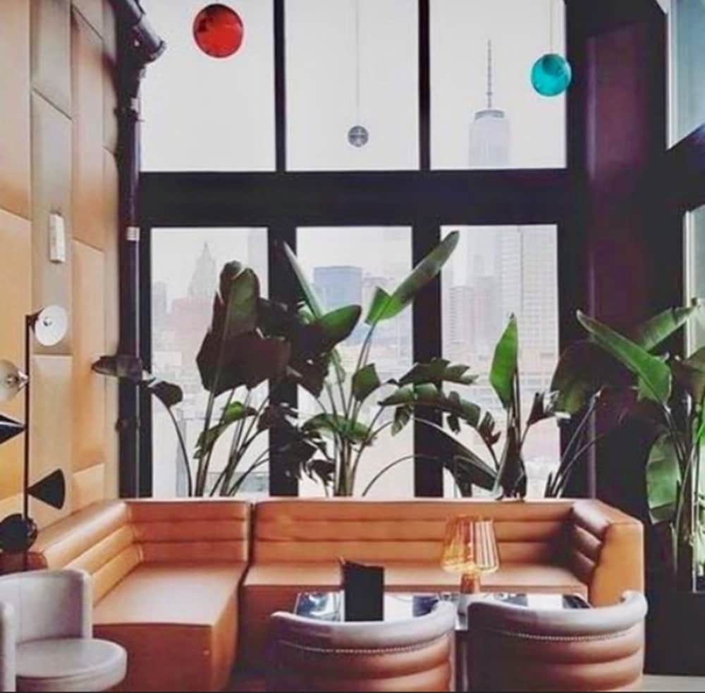 Hotel Hugo 7/51