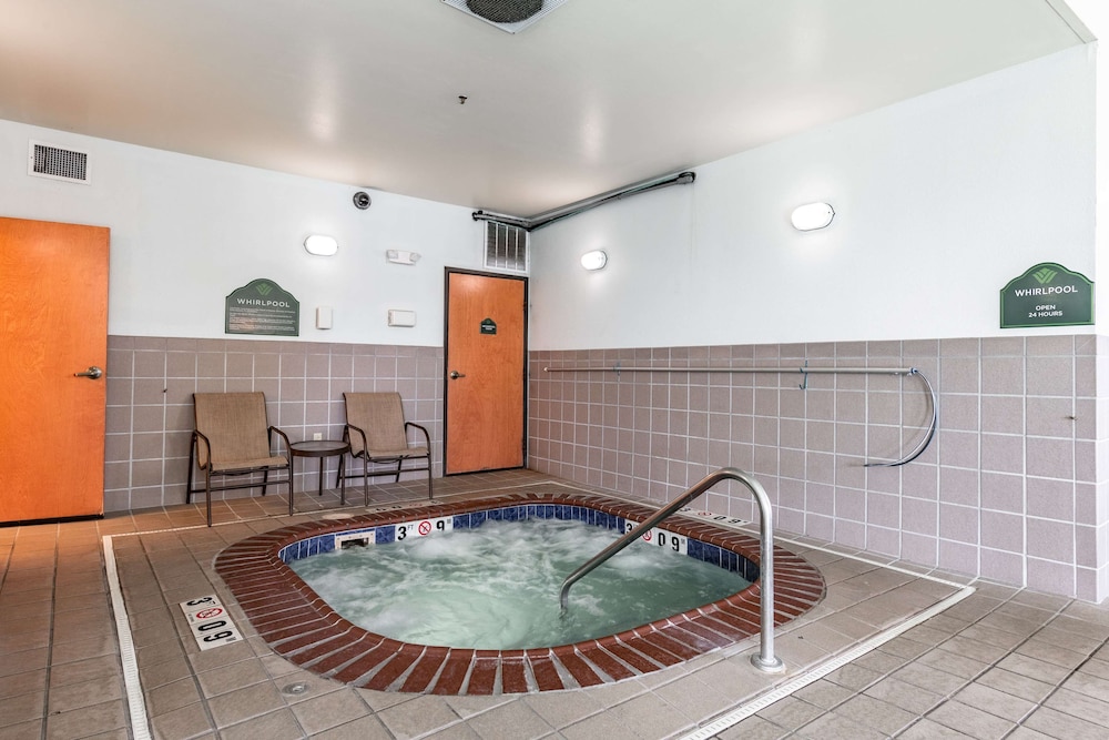 Wingate by Wyndham Vienna Parkersburg 3/48