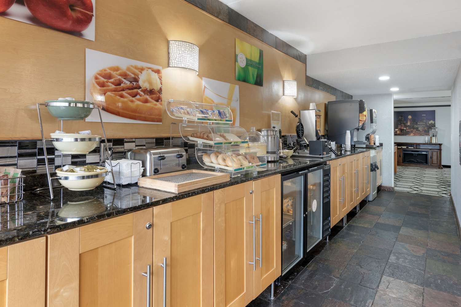 Quality Inn & Suites Mayo Clinic Area 9/11