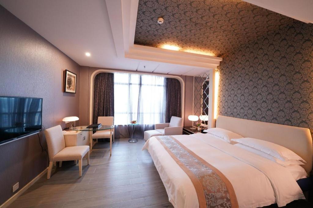 Foshan Huaxia Pearl Hotel 11/82