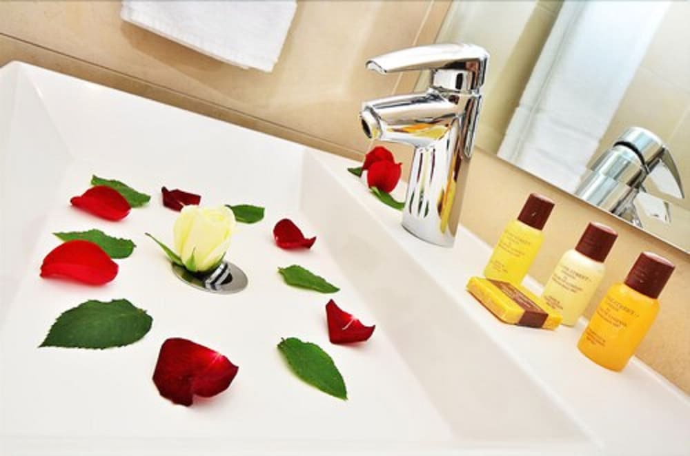 Axiom Park Hotel 6/50
