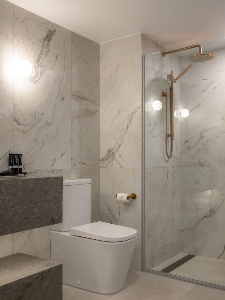 1 BEDROOM, APARTMENT