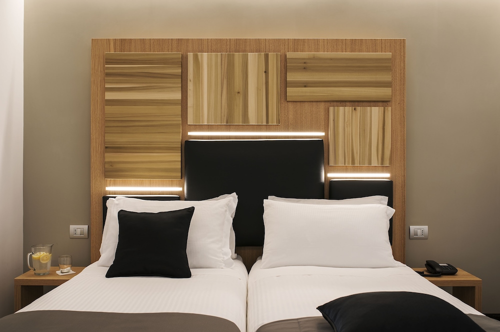 Hotel Trevi Collection 77/109