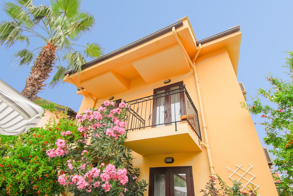 Villa Danlin Hotel 1/44