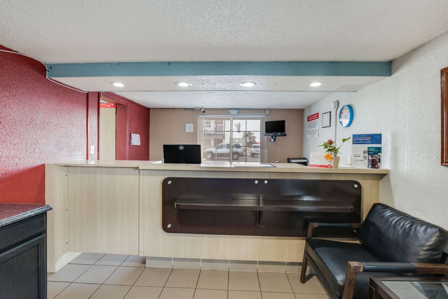 Econo Lodge Inn and Suites Terre Haute IN 1/15