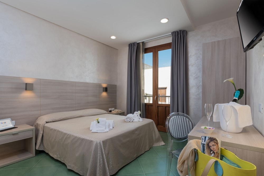 Hotel Biancolilla 13/40