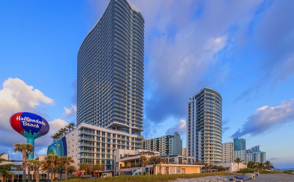 H Beach Resort Rentals 5/49