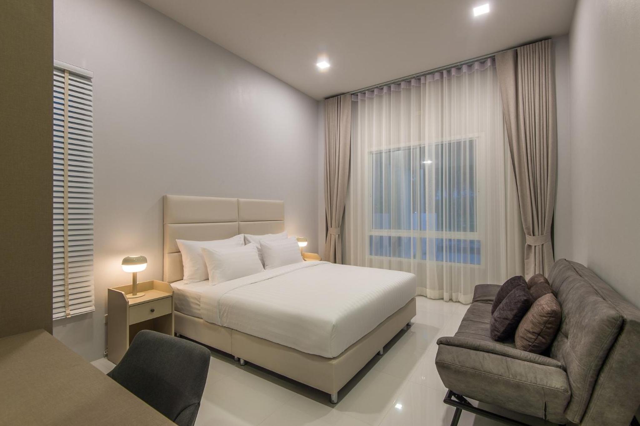 4 Bedrooms, Grand, Pool, Villa