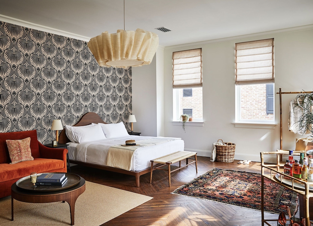 LOFT, KING BED