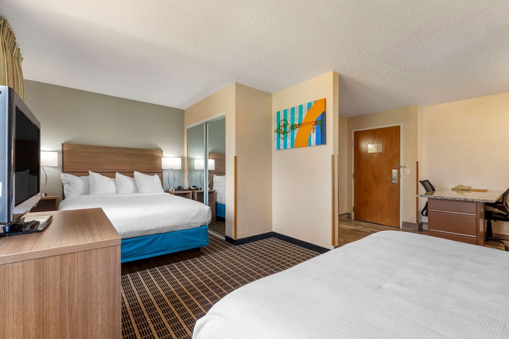 MainStay Suites Dubuque at Hwy 20 16/36