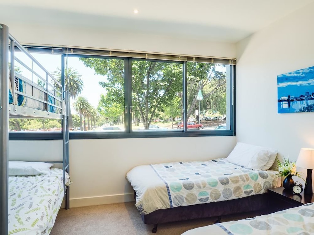The Waterfront Apartments Geelong 17/40