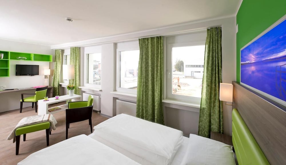 Bonnox Boardinghouse & Hotel 8/61