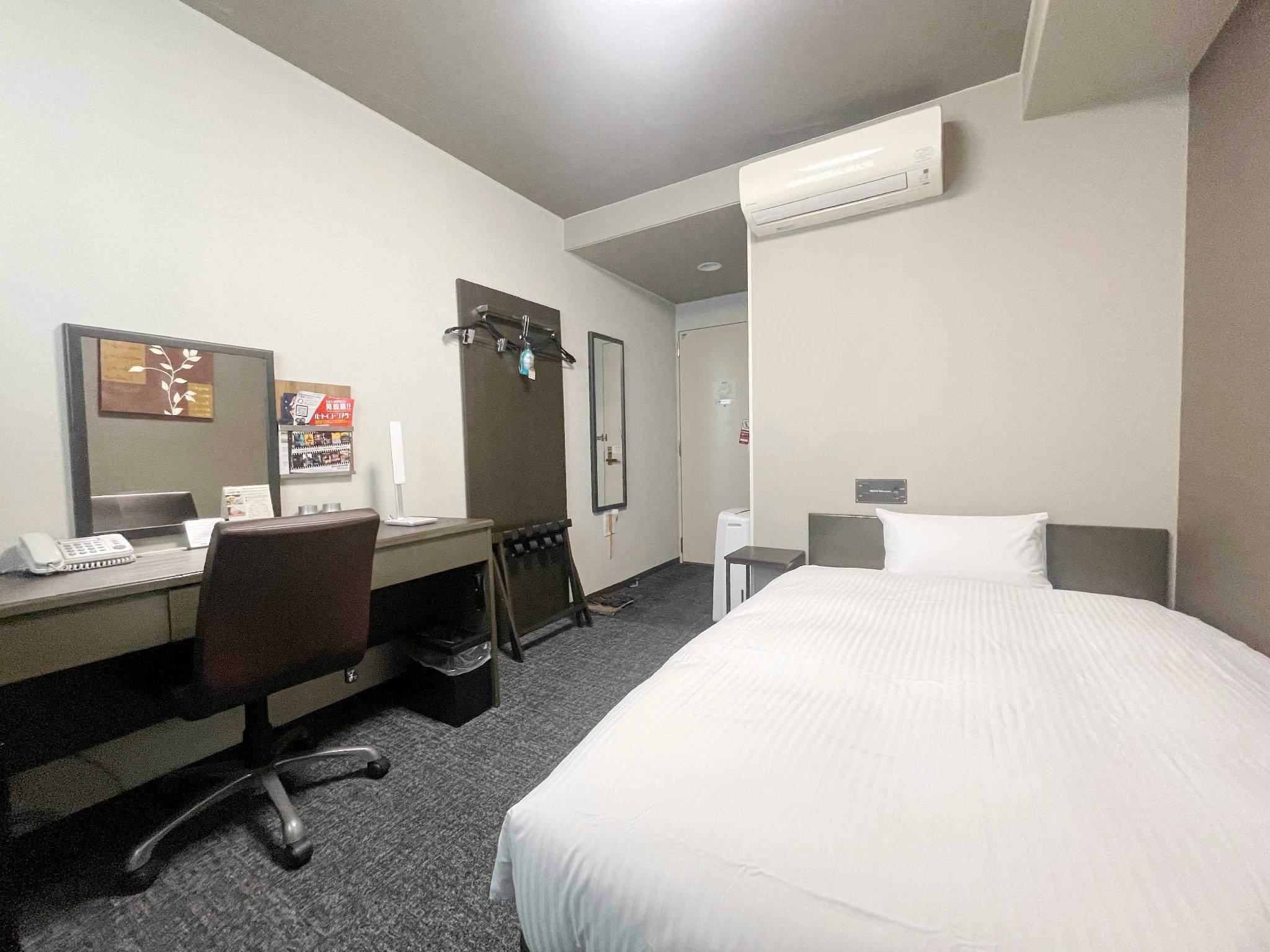 Semi Room, Semi Double Bed