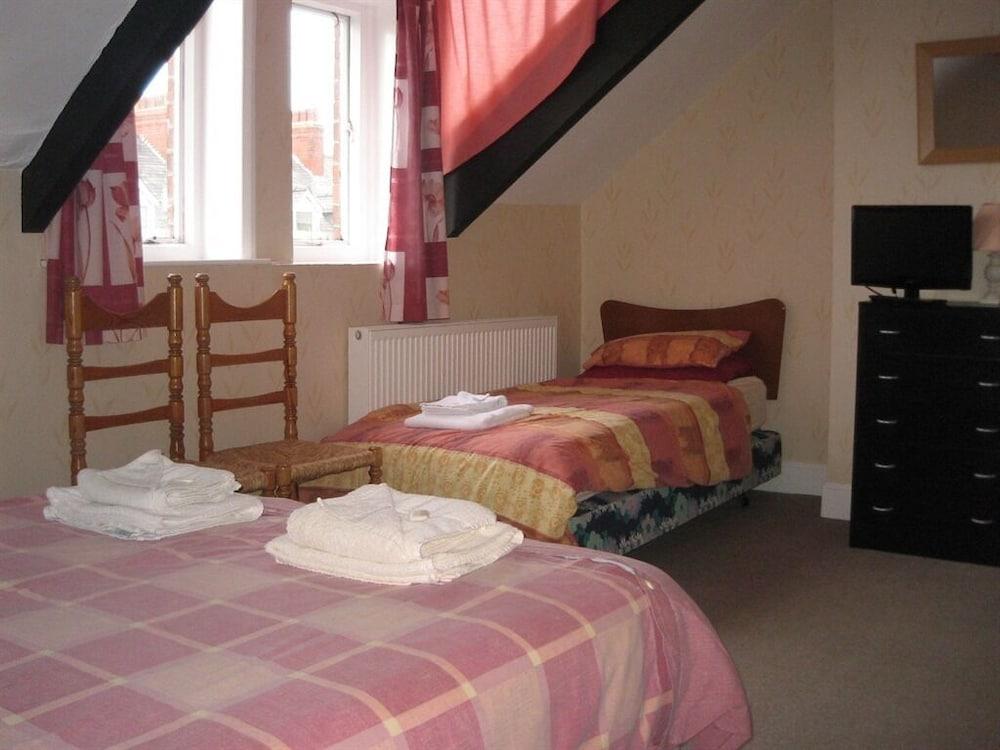 Beaches Guest House 3/12