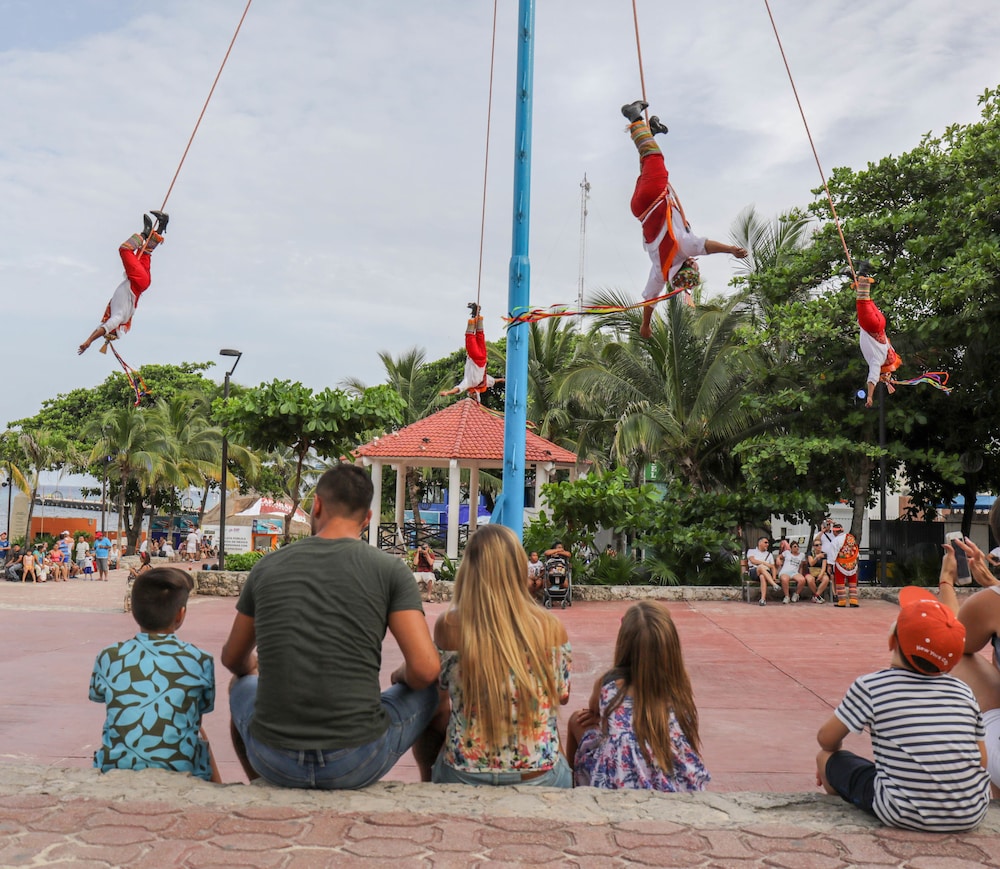 Hulku Playa Del Carmen 4/73
