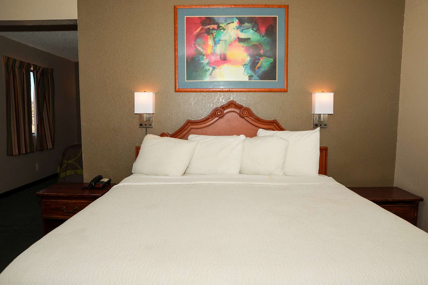 Super 8 By Wyndham Gallup 10/26