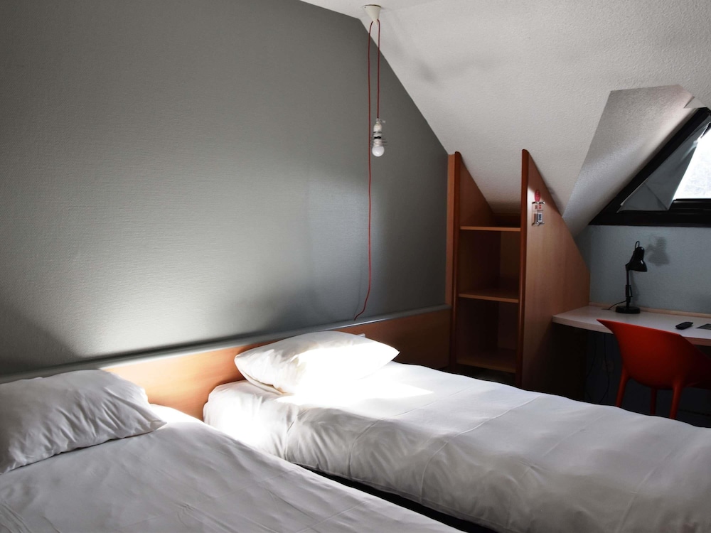 Ibis Nevers 27/63