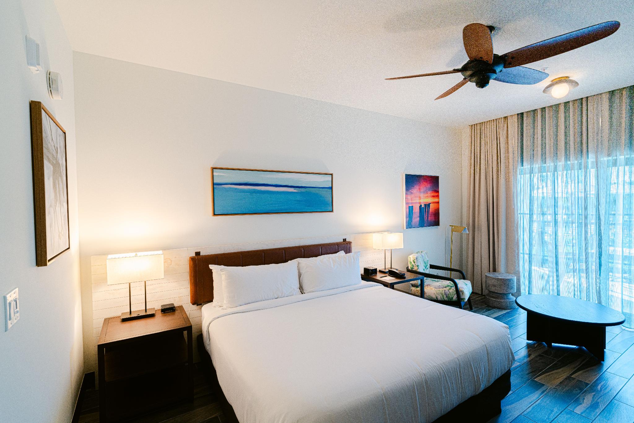 Walkout, King Bed, Pool Side, Patio