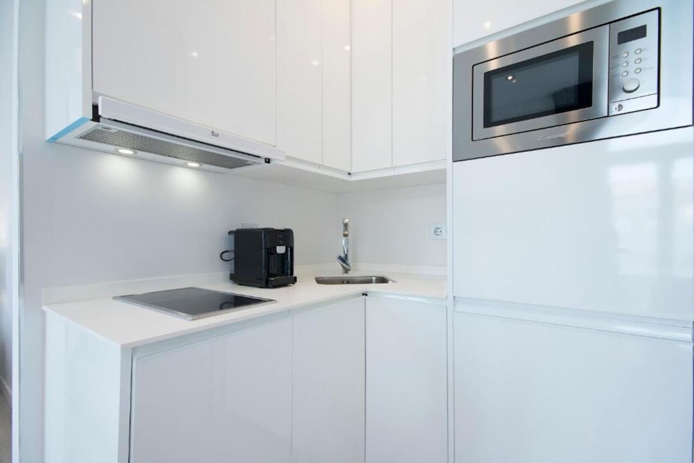 Habitat Suites Gran Via 17 10/65