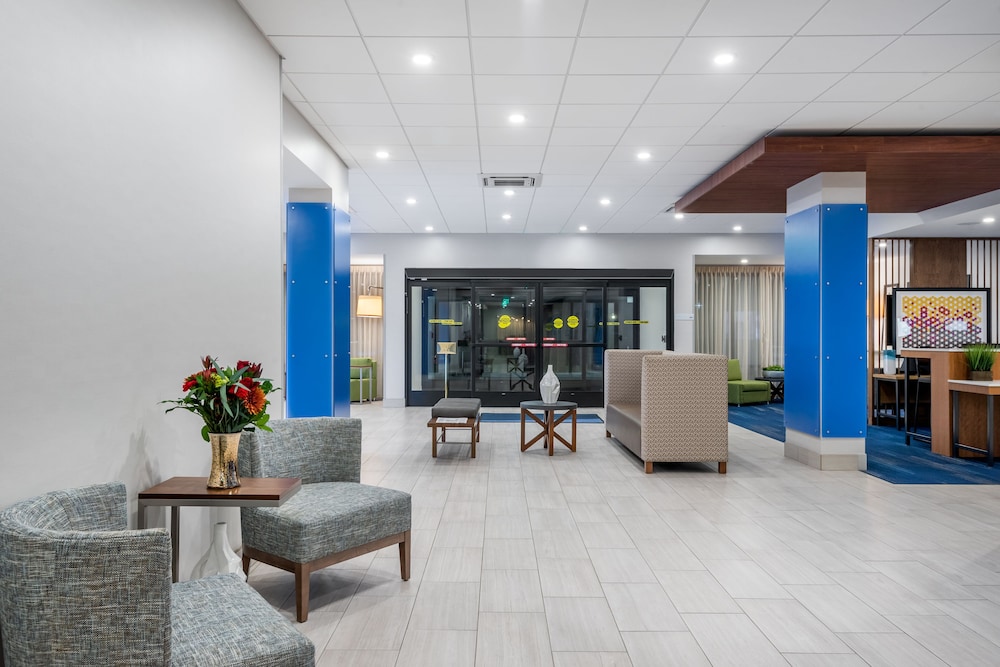 Holiday Inn Express And Suites Santa Ana Orange County an IHG Hotel 43/57