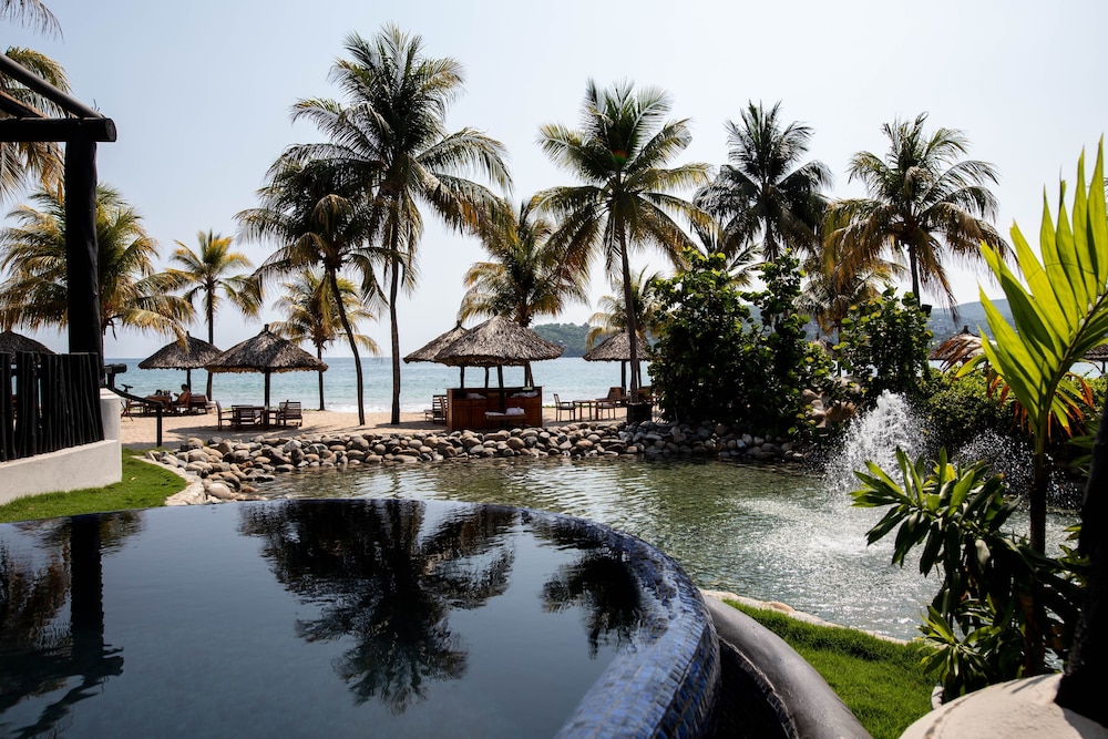 swimming pool spa