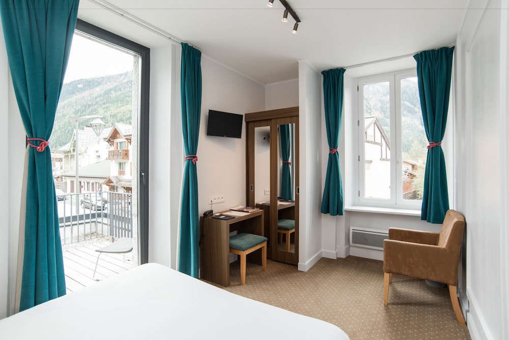 Les Lanchers Hotel Restaurant 17/50