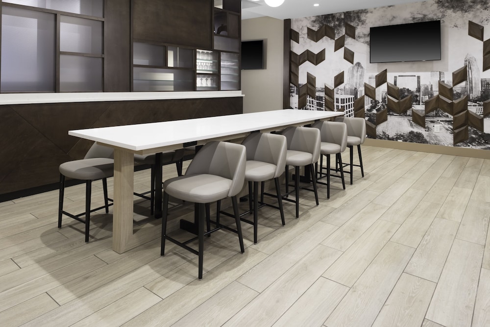 Hyatt Place Charlotte/University 20/24