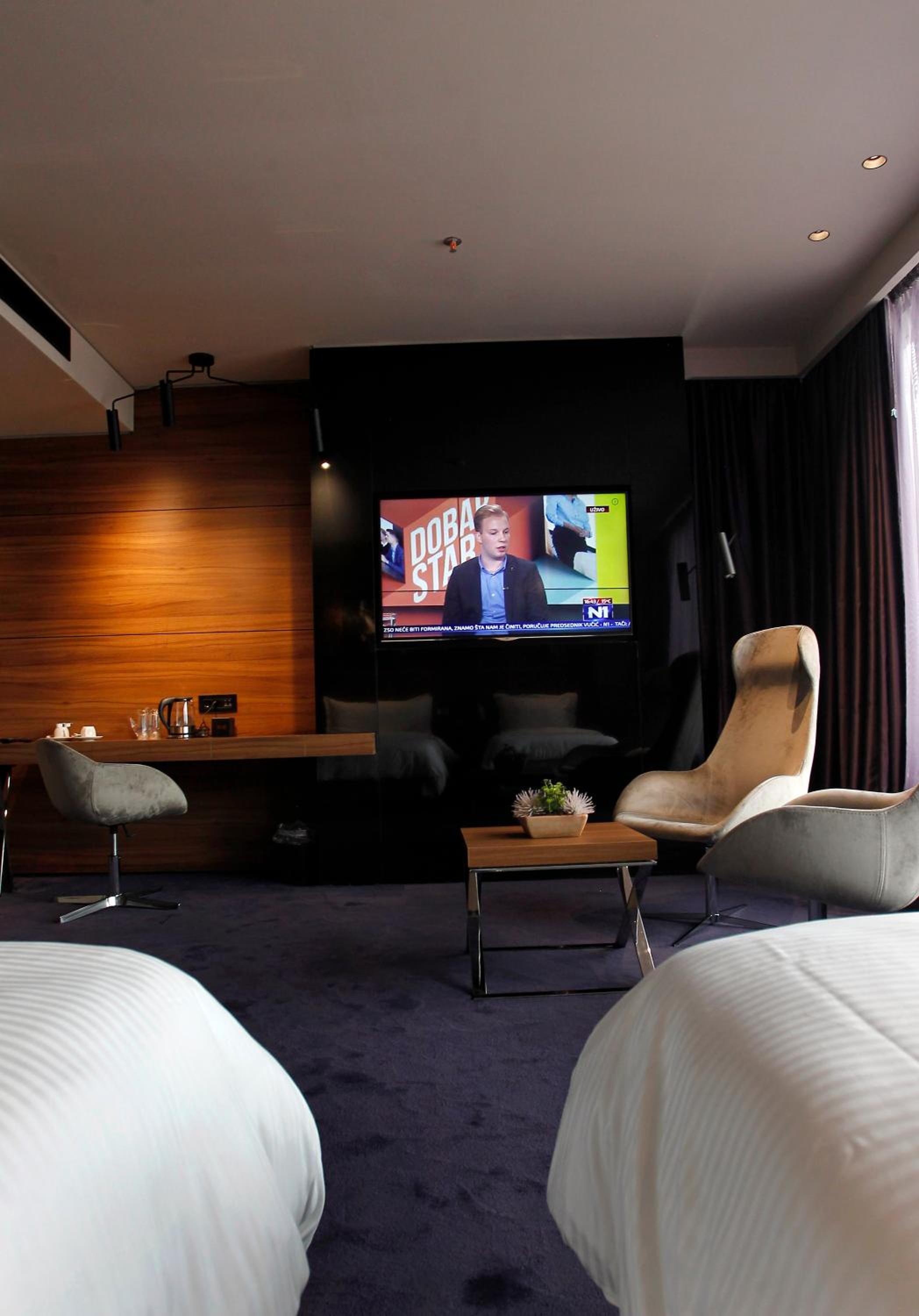 Executive, Suite