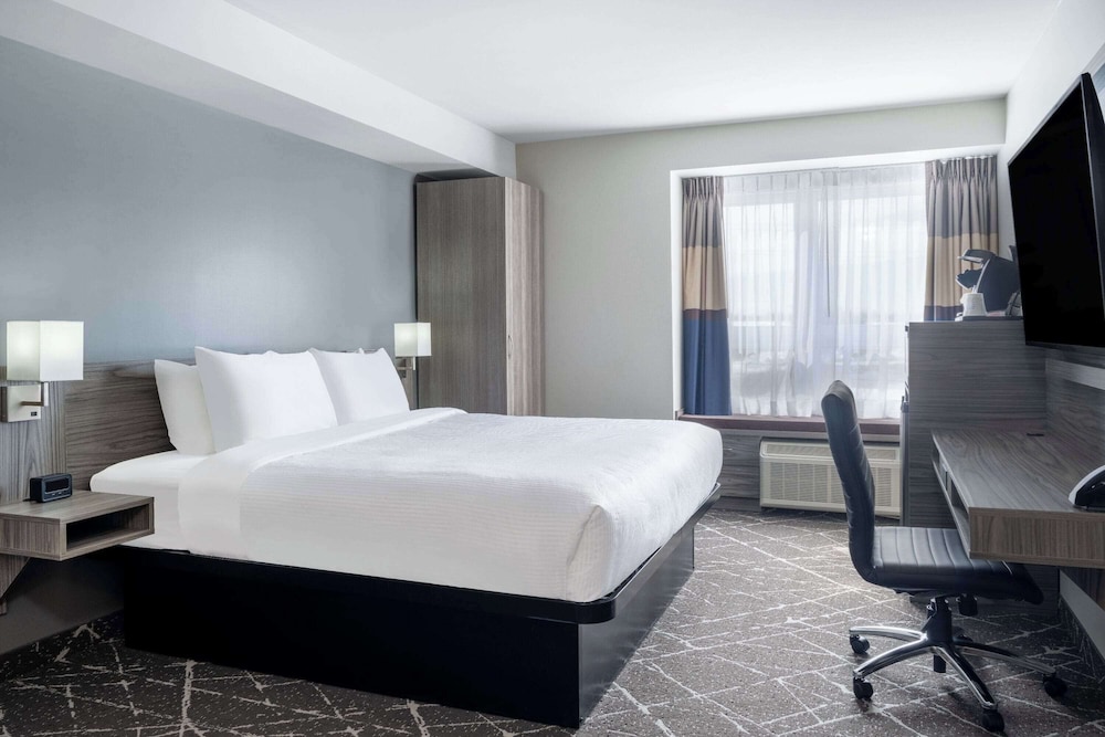 Microtel Inn & Suites by Wyndham Kanata Ottawa West 21/50