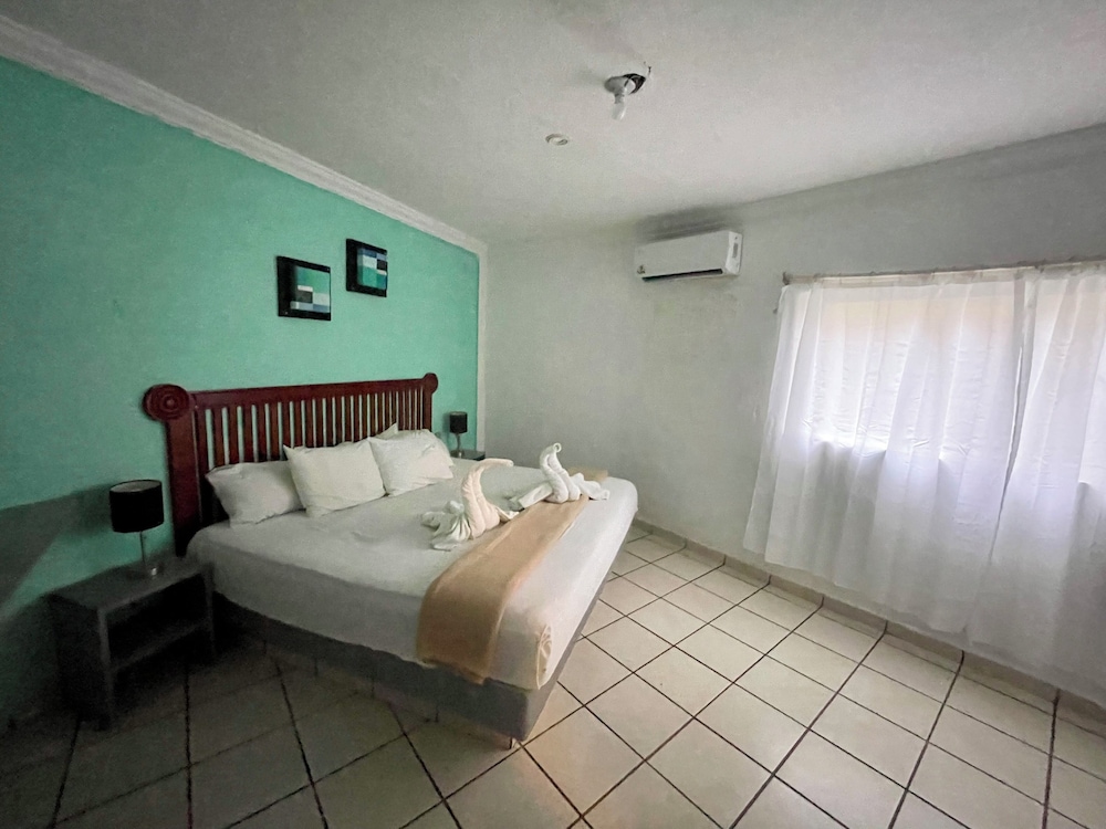 Hotel Chi Ibal Hu Cancun 8/33
