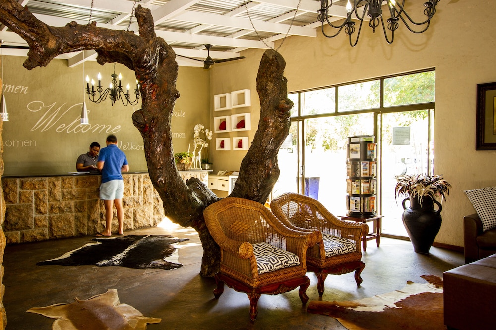 Emdoneni Lodge with Animal Care and Rehab Centre 49/66