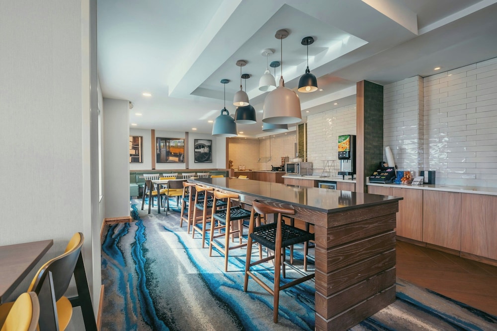 Fairfield Inn Suites by Marriott Atlanta Kennesaw 32/50