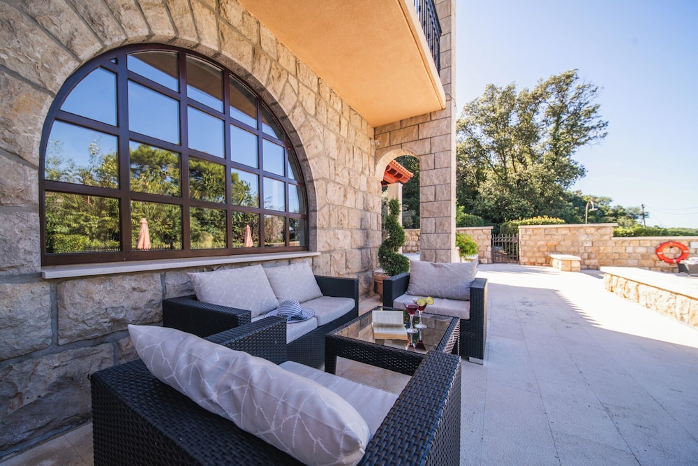 Villa Franica 26/50