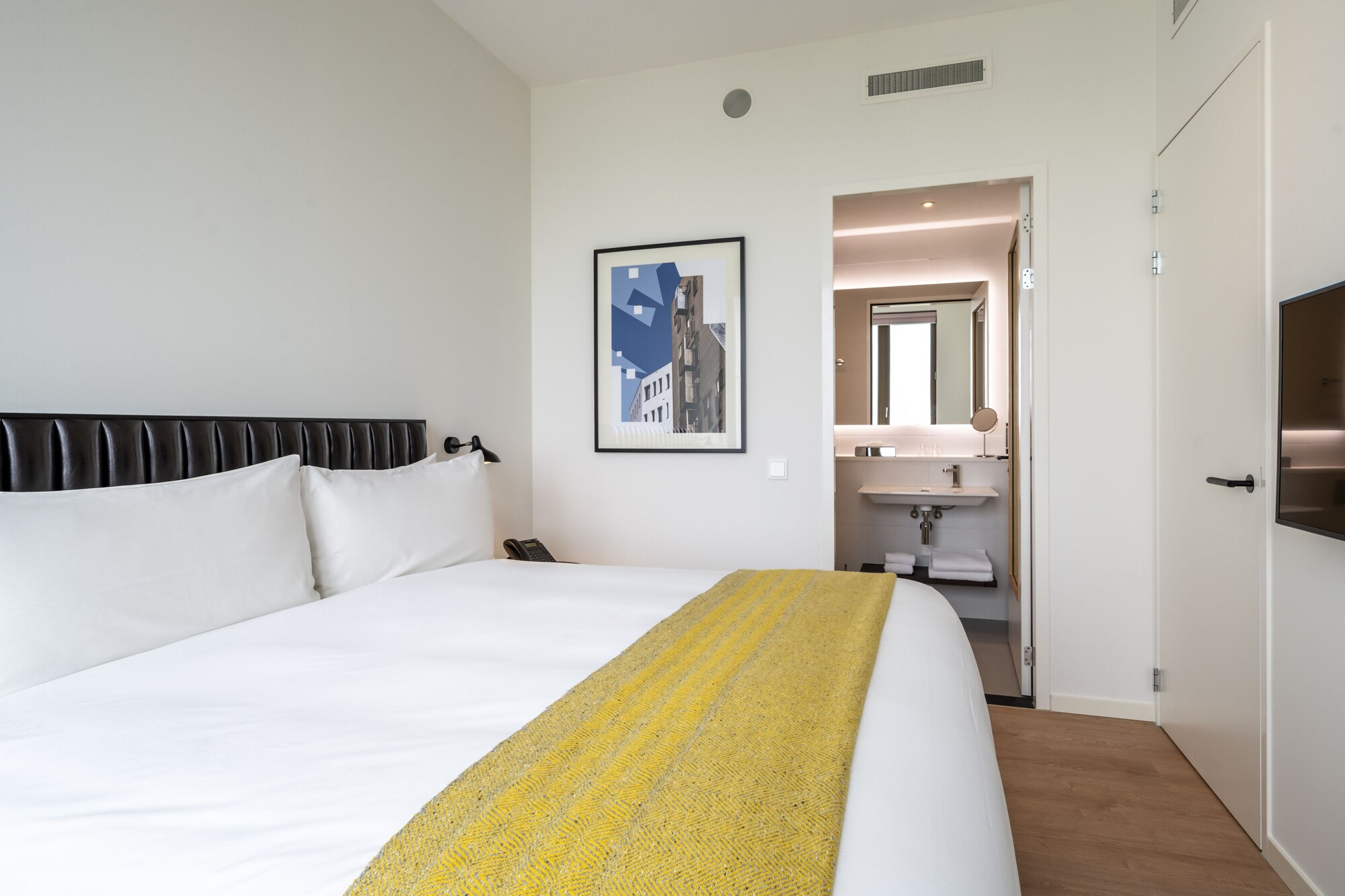 2 BEDROOMS, APARTMENT